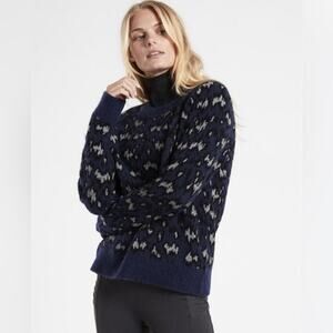 Athleta Hawthorn Blue and Gray animal print Merino wool bend crewneck Sweater 1X